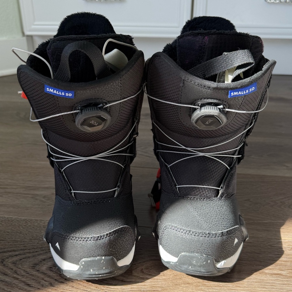 Step on kids snowboard boots size 5